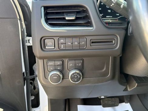Used 2022 GMC Yukon SLE w/ Gmc Pro Safety Plus Package AWD/4WD image 29