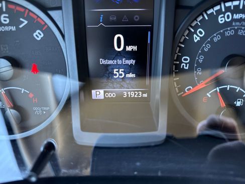 Used 2023 Toyota Tacoma SR image 16