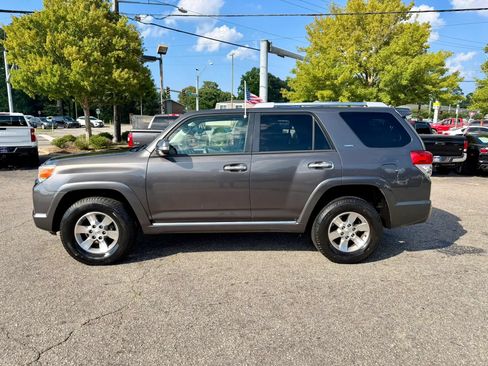Used 2011 Toyota 4Runner SR5 w/ Premium Pkg w/Leather AWD/4WD image 2