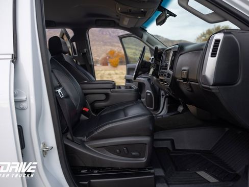 Used 2018 GMC Sierra 2500 SLT w/ Duramax Plus Package image 18