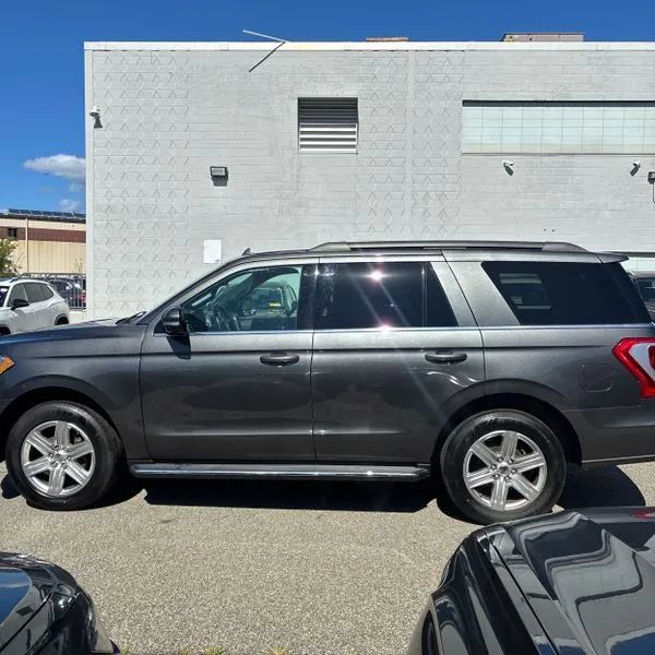 Used 2020 Ford Expedition XLT w/ Equipment Group 202A AWD/4WD image 6