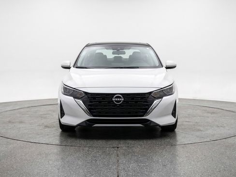 Used 2025 Nissan Sentra SV FWD image 2