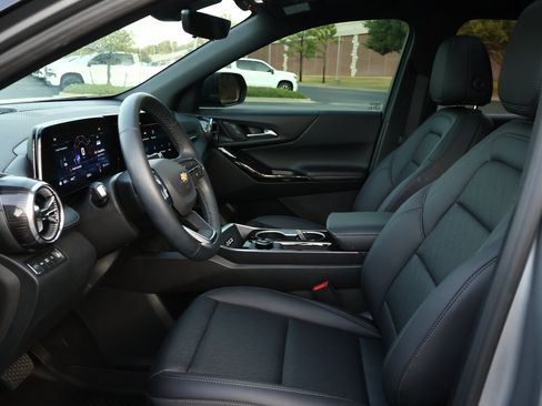 Used 2026 Chevrolet Equinox LT w/ Convenience Package II AWD/4WD image 10