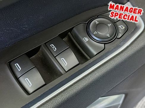 Used 2025 Chevrolet Silverado 1500 LT AWD/4WD image 20