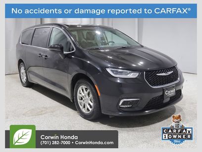 Used 2023 Chrysler Pacifica Touring-L