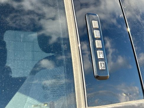Used 2017 Ford F150 XLT w/ Equipment Group 302A Luxury AWD/4WD image 39