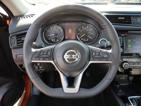 Used 2020 Nissan Rogue SL w/ Premium Package image 26