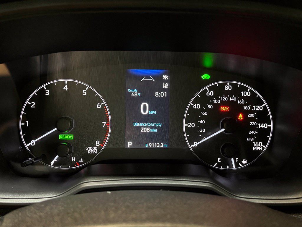 Used 2025 Toyota Corolla Cross AWD Hybrid image 5