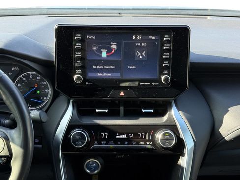 Used 2021 Toyota Venza XLE image 19