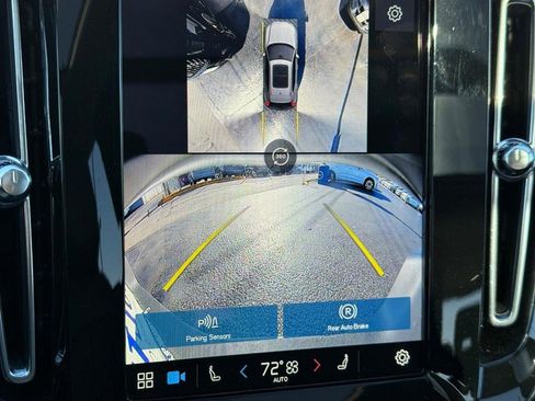 Certified 2025 Volvo XC40 B5 Plus image 21