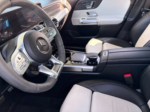 Used 2022 Mercedes-Benz GLB 35 AMG 4MATIC image 19