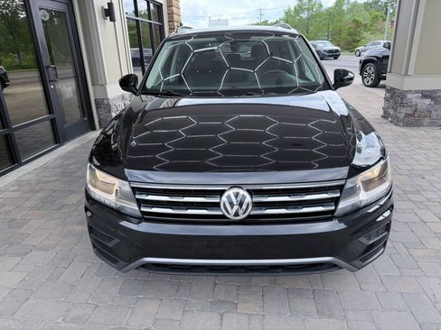 Used 2020 Volkswagen Tiguan SE w/ Panoramic Sunroof Package image 52