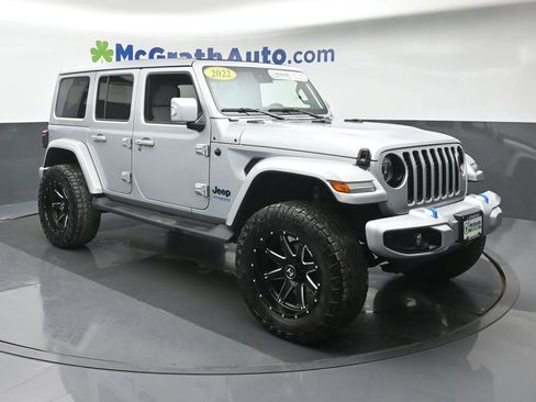 Used 2022 Jeep Wrangler Unlimited Sahara image 2