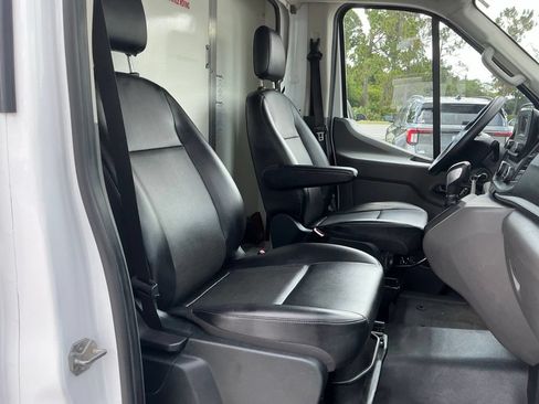 Certified 2022 Ford Transit 350 DRW RWD image 27