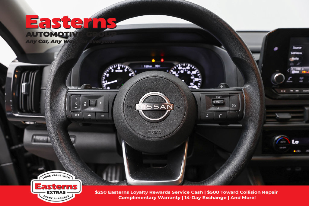 Used 2024 Nissan Pathfinder S AWD/4WD image 11