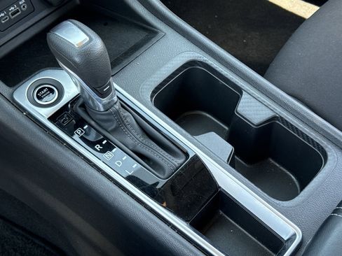 Used 2025 Nissan Sentra SV image 6