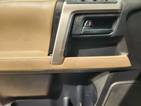 Used 2011 Toyota 4Runner SR5 AWD/4WD image 22
