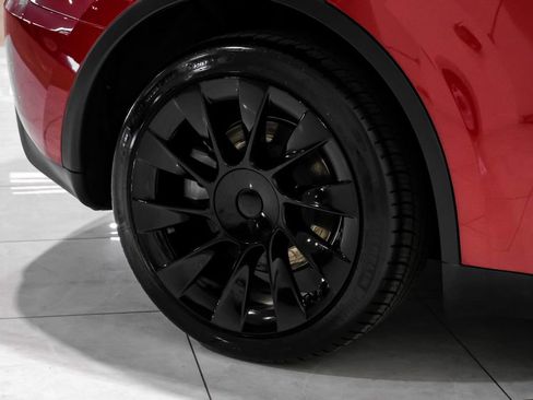 Used 2023 Tesla Model Y Long Range image 45