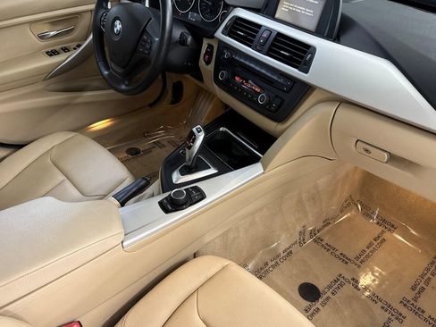 Used 2013 BMW 320i Sedan RWD image 30