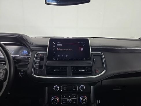 Used 2024 GMC Yukon SLT RWD image 10
