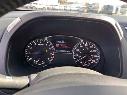 Used 2019 Nissan Pathfinder SL image 34