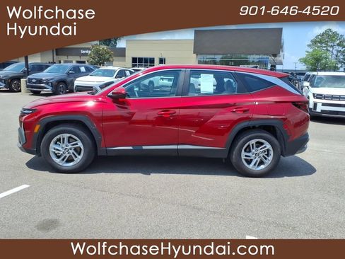 Certified 2026 Hyundai Tucson SE FWD image 2
