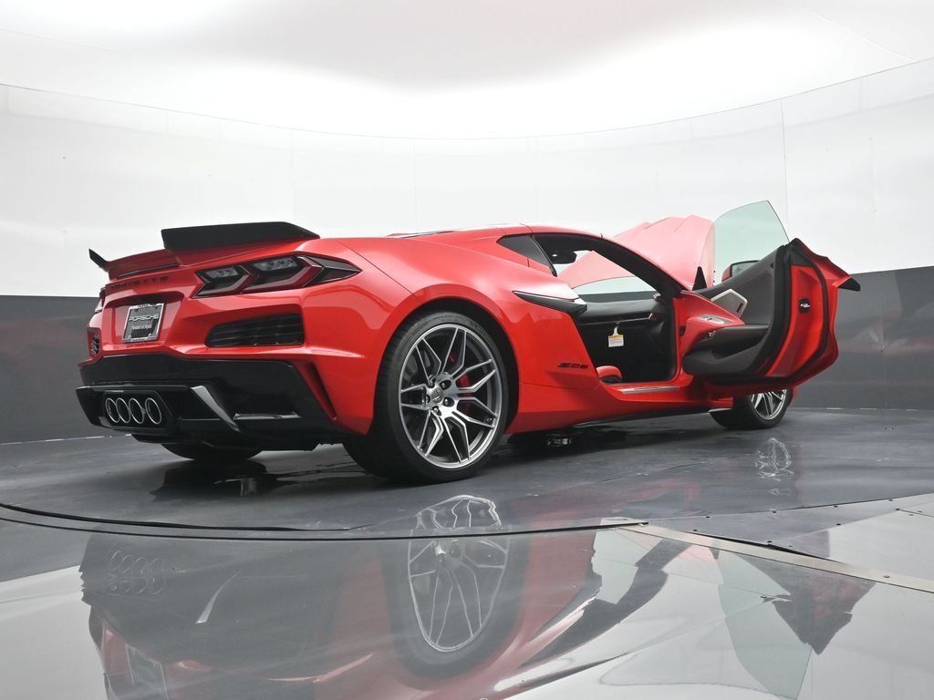 Used 2024 Chevrolet Corvette Z06 w/ Battery Protection Package RWD image 21