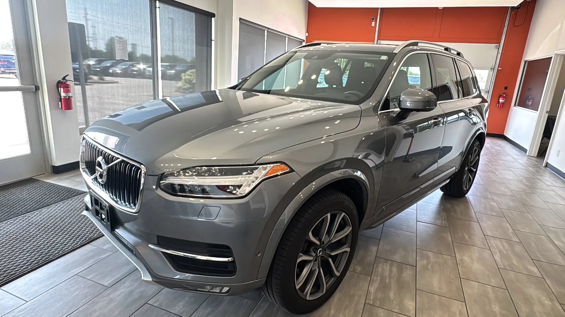 Used 2017 Volvo XC90 T6 Momentum w/ Vision Package AWD/4WD image 10