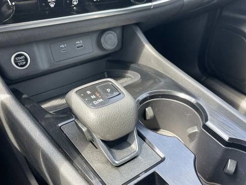 Used 2023 Nissan Rogue S FWD image 31