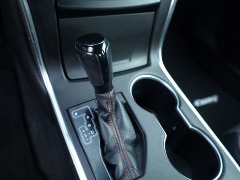 Used 2017 Toyota Camry SE image 8