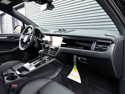 New 2026 Porsche Macan image 36