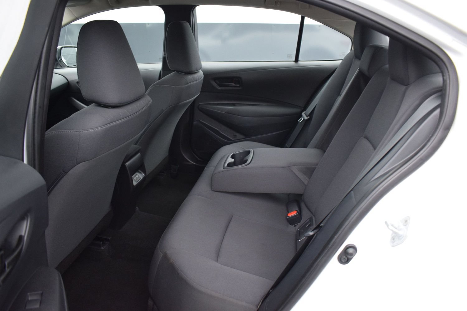 Used 2025 Toyota Corolla LE FWD image 12