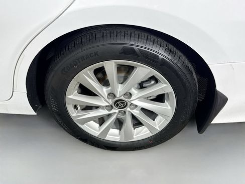 Used 2024 Toyota Camry LE w/ Convenience Package FWD image 31