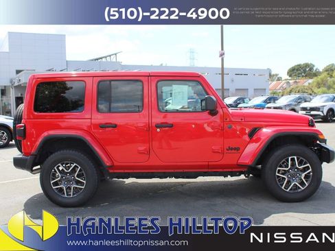 Used 2025 Jeep Wrangler Unlimited Sahara AWD/4WD image 6