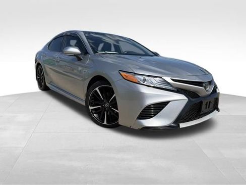 Used 2020 Toyota Camry XSE FWD image 2