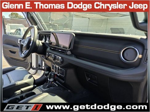 Used 2024 Jeep Wrangler Unlimited Sahara w/ Technology Group AWD/4WD image 33