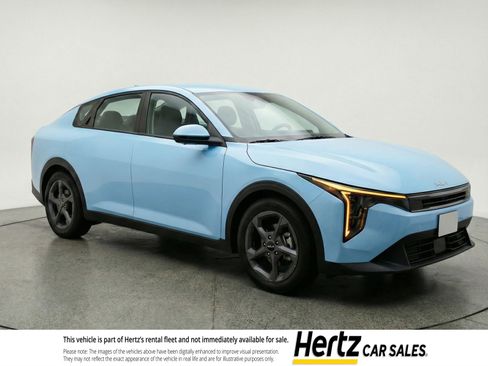 Used 2025 Kia K4 LXS image 1