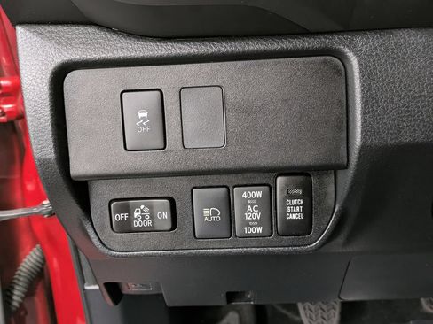 Used 2020 Toyota Tacoma TRD Sport AWD/4WD image 22