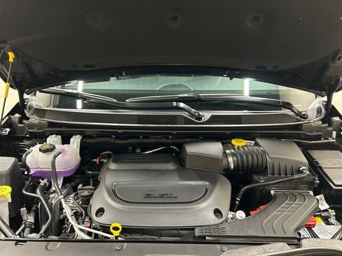New 2027 Chrysler Pacifica Limited w/ S Appearance Package FWD image 16