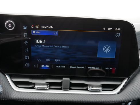 Used 2025 Chevrolet Equinox LT w/ Safety and Technology Package image 22