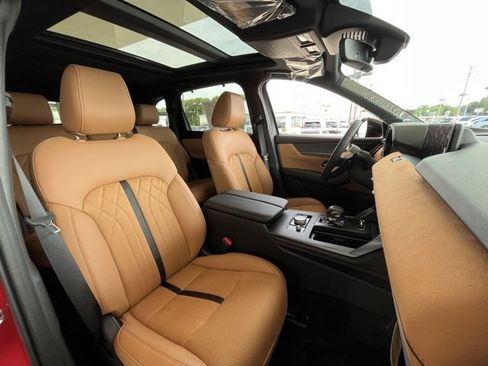 Certified 2025 MAZDA CX-70 3.3 Turbo S w/ Premium Plus image 17