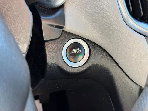 Used 2019 Chevrolet Equinox LS image 20