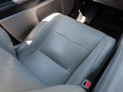 Used 2017 Toyota Highlander Limited Platinum AWD/4WD image 27