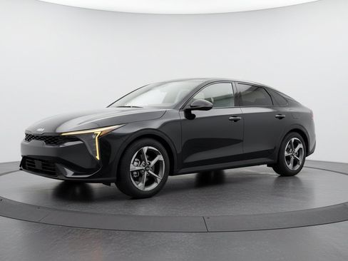 Used 2025 Kia K4 FWD image 3