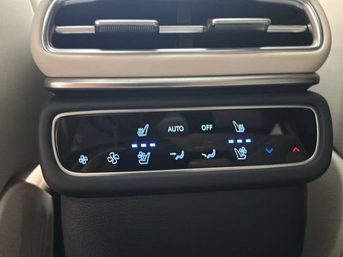 Certified 2026 Genesis GV80 3.5T Prestige AWD/4WD image 28