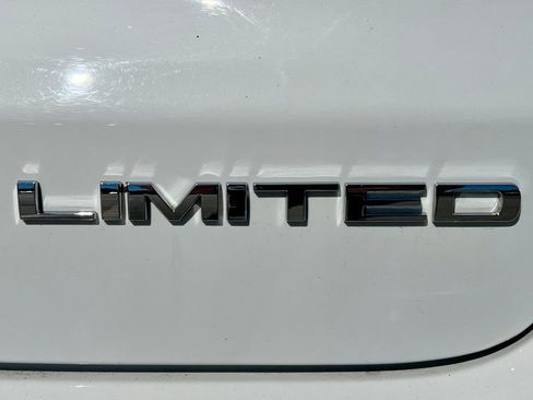 Used 2024 Jeep Compass Limited image 15