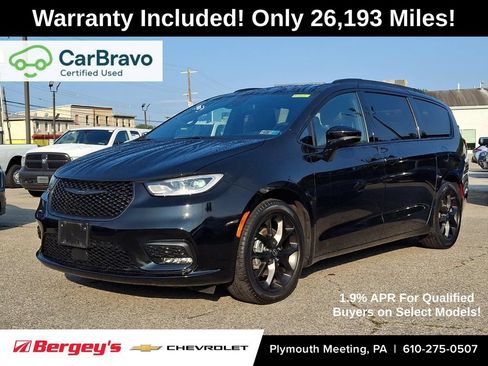 Used 2026 Chrysler Pacifica Limited w/ S Appearance Package FWD image 1