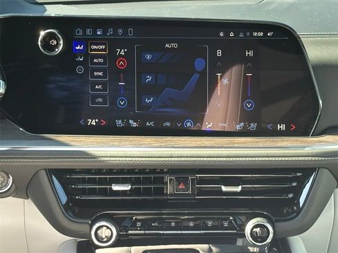 New 2026 Chevrolet Suburban Premier image 16