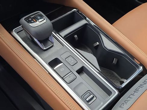 New 2026 Nissan Pathfinder Platinum image 28