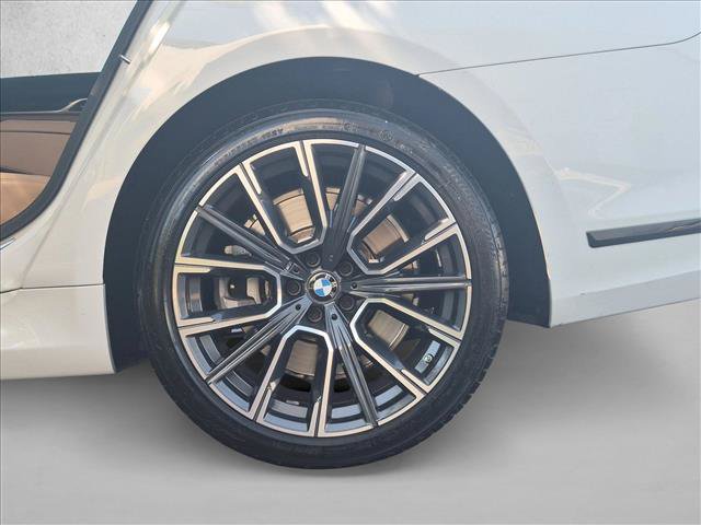 Used 2021 BMW 750i xDrive w/ M Sport Package AWD/4WD image 23